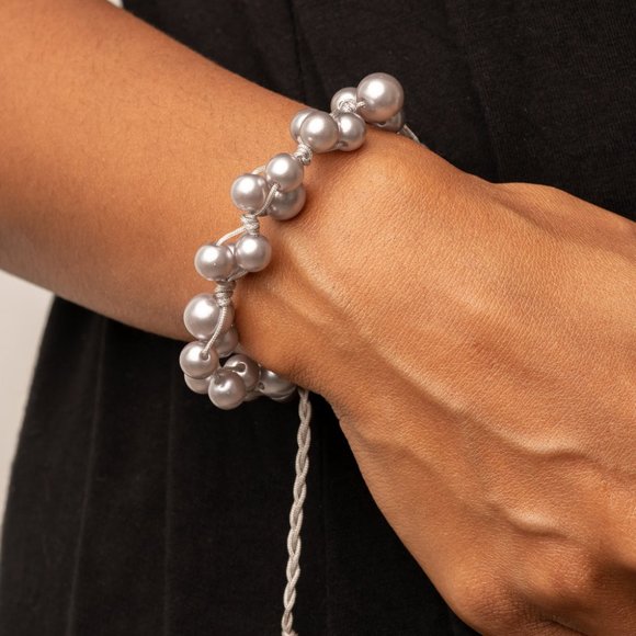 paparazzi Jewelry - Vintage Versatility - Silver Bracelet